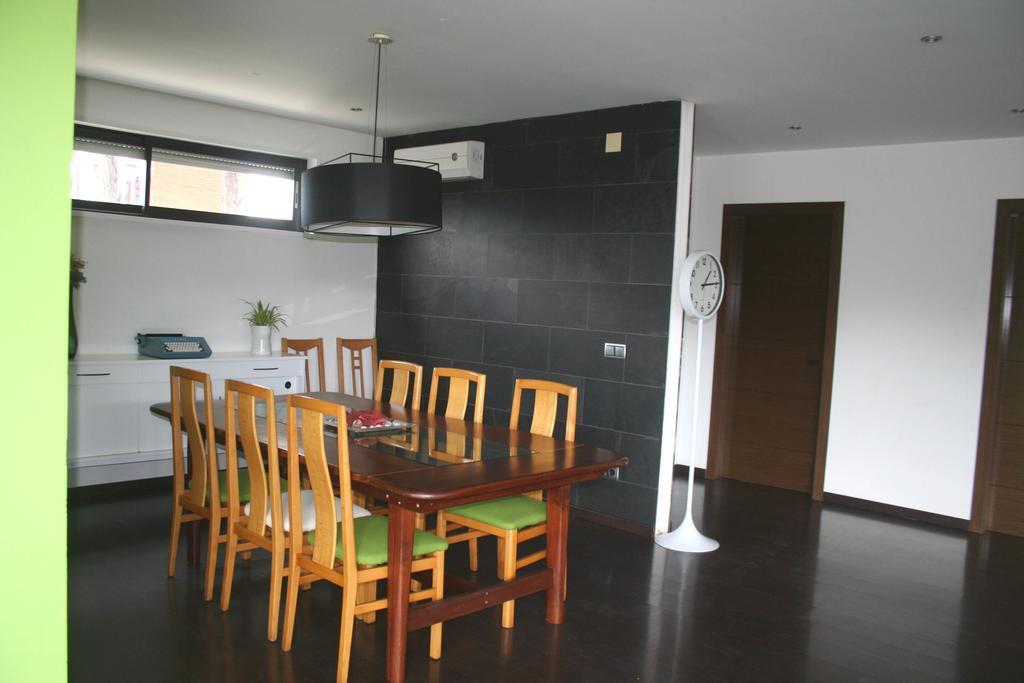 Casa Ceca De La Playa Y Barcelona, Con Piscina Climatizada Y Jacuzzi Villa Vallromanes Buitenkant foto
